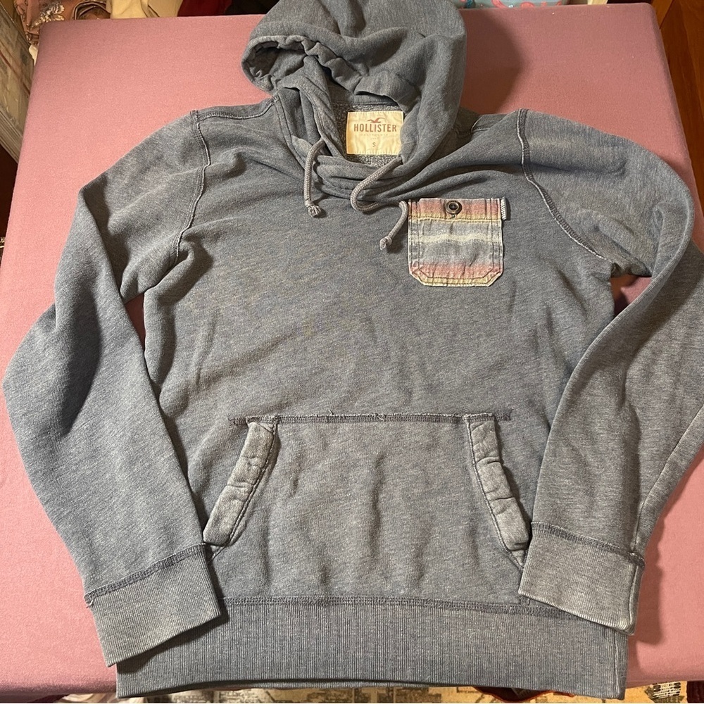Hollister Navy Blue Sweatshirt Hoodie Rainbow Chest Pocket - Size Small
